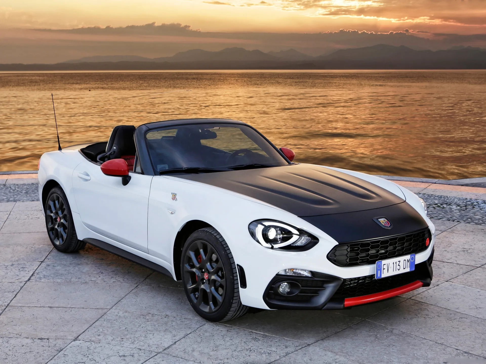 Fiat 124 Spider Abarth (2017)
