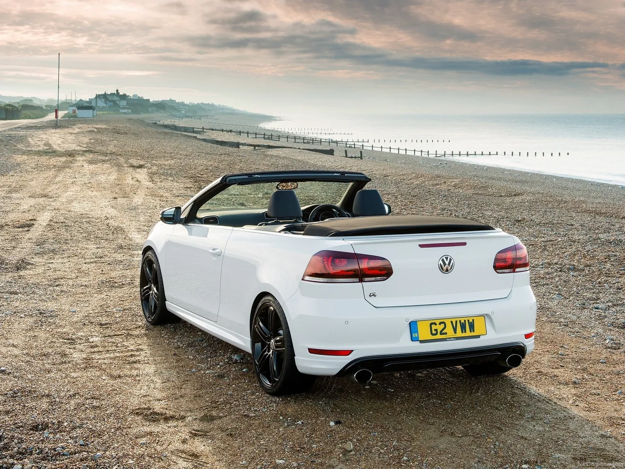 Volkswagen Golf R Cabriolet (2014) – zadní tříčtvrteční pohled