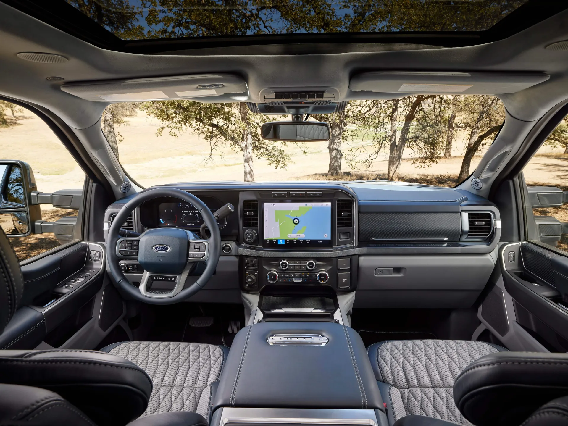 Ford F-Series Super Duty (2023) – interiér
