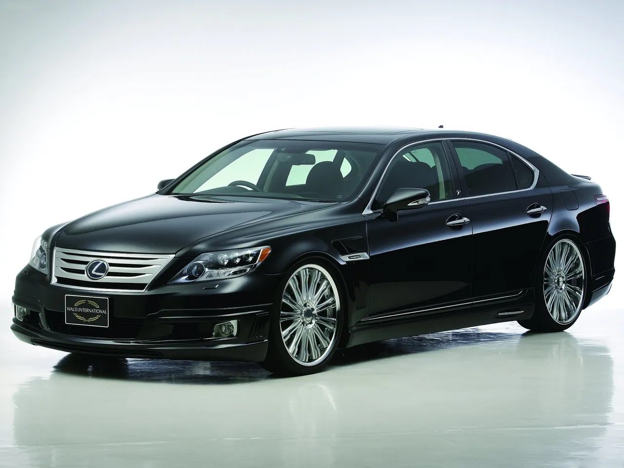 Wald Lexus LS600h (2010)