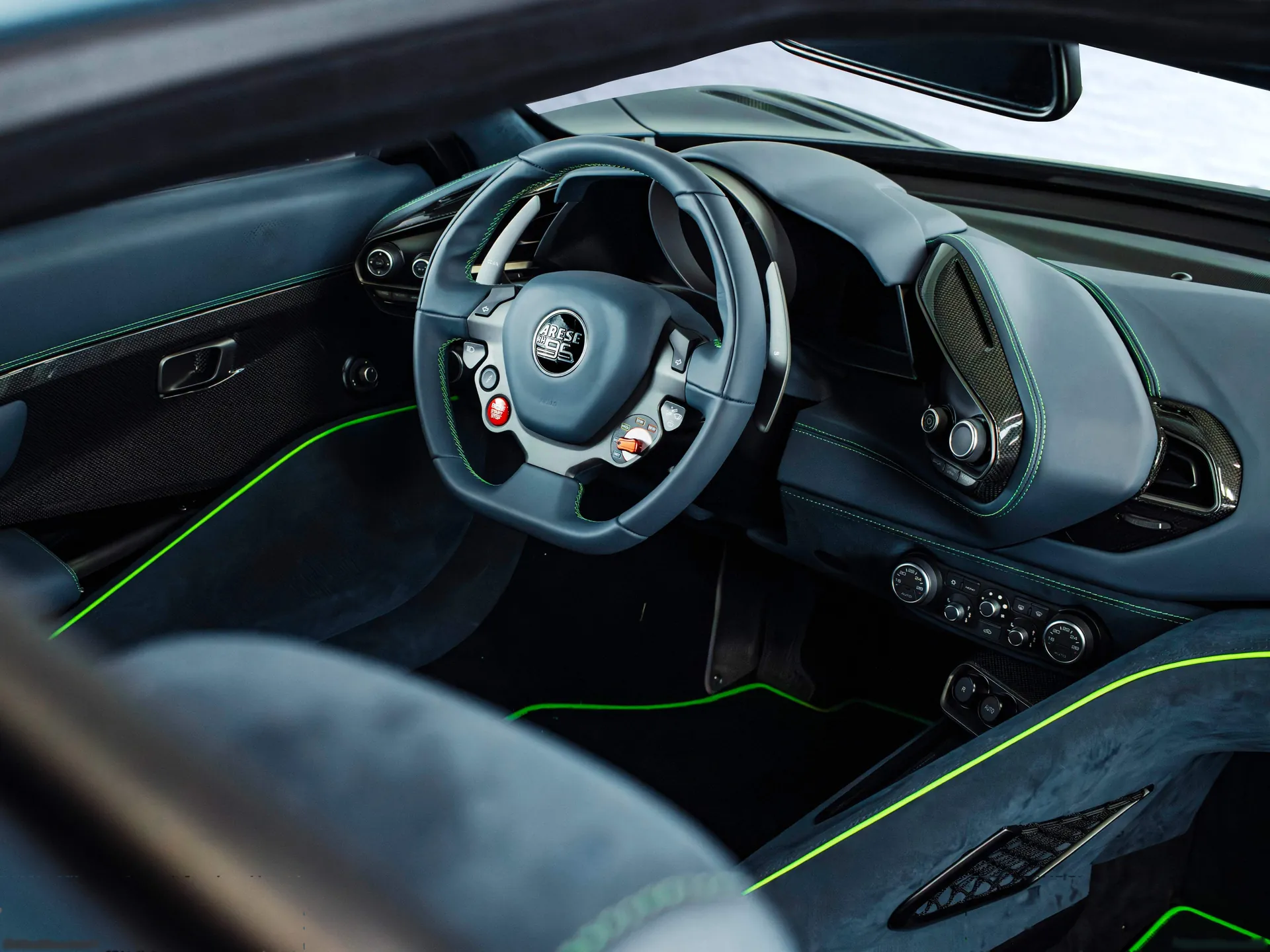 Touring Superleggera Arese RH95 Grigio Artico (2023) – interiér