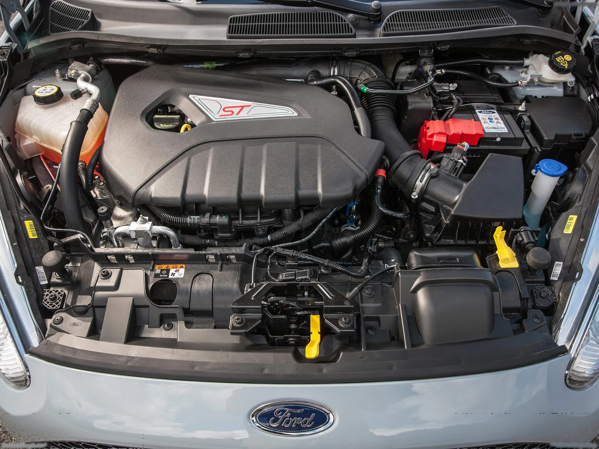 Ford Fiesta ST200 (2017) – motorový prostor