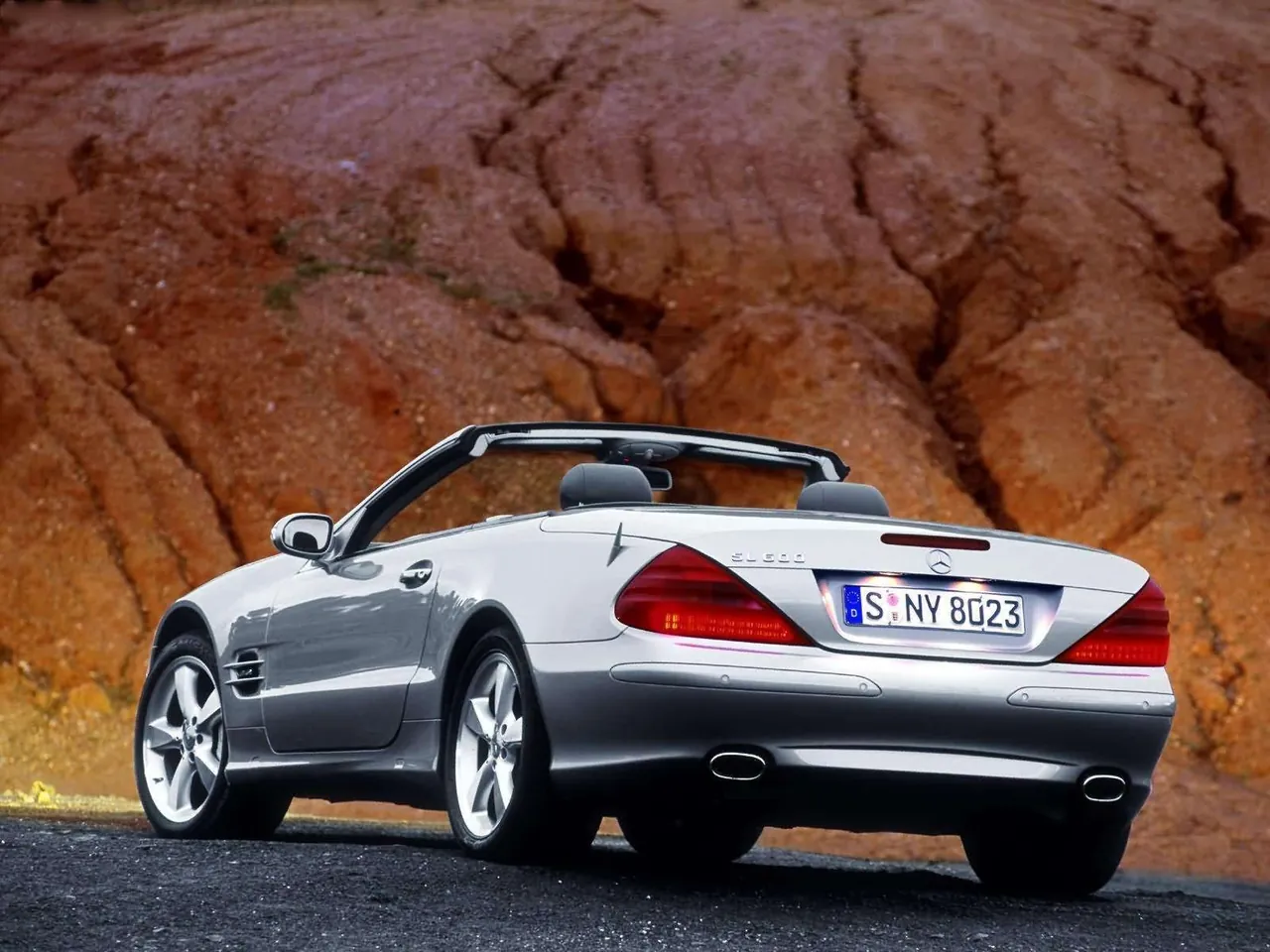 Mercedes-Benz SL600 (2003) - Rear Three-Quarter