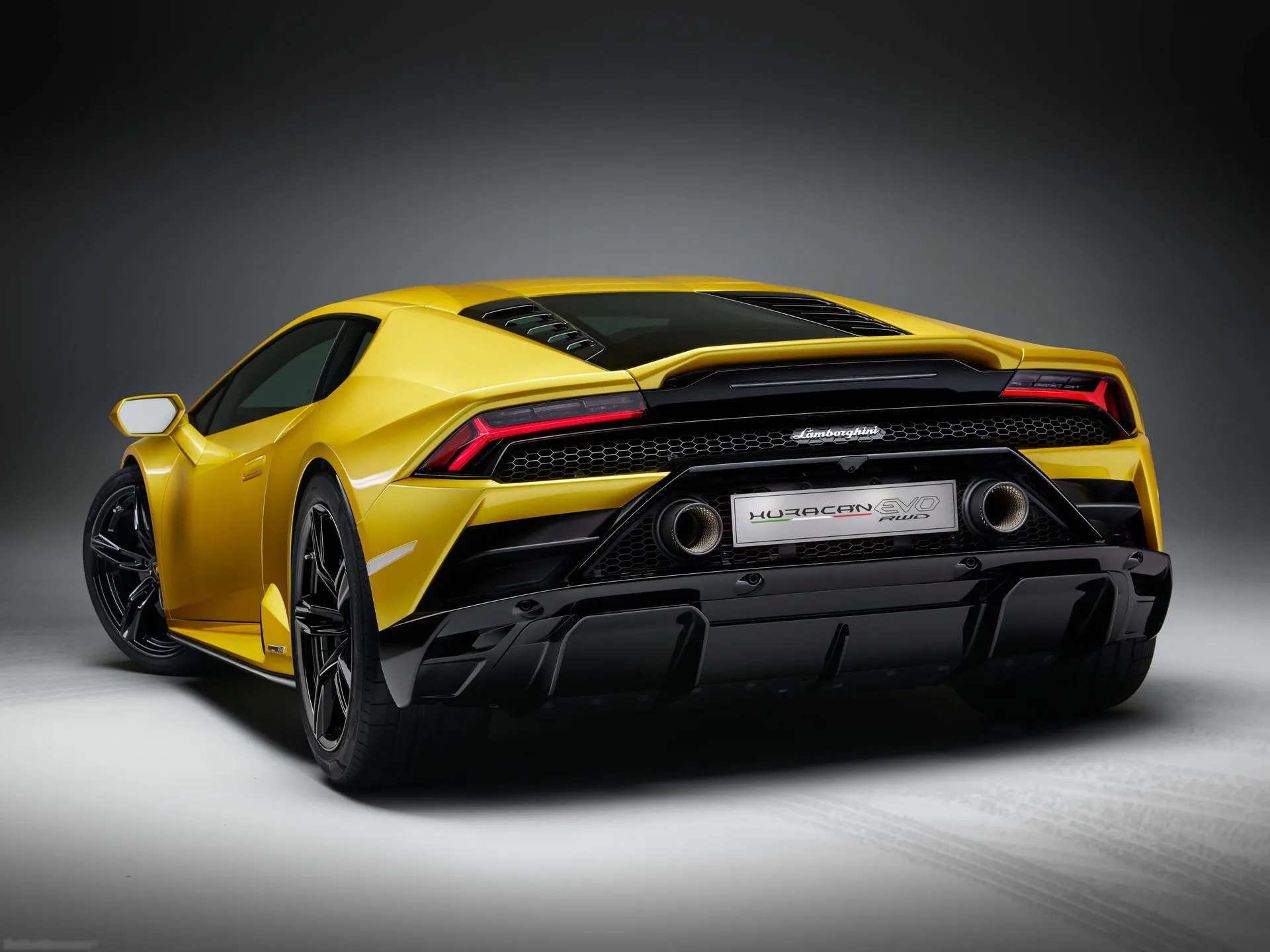 Lamborghini Huracan Evo RWD (2021) – zadní tříčtvrteční pohled