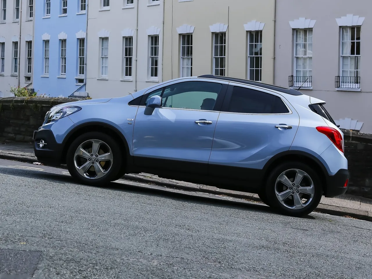 Vauxhall Mokka (2013) – boční profil