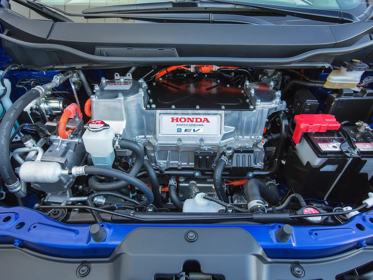 Honda Fit EV (2013) – motorový prostor