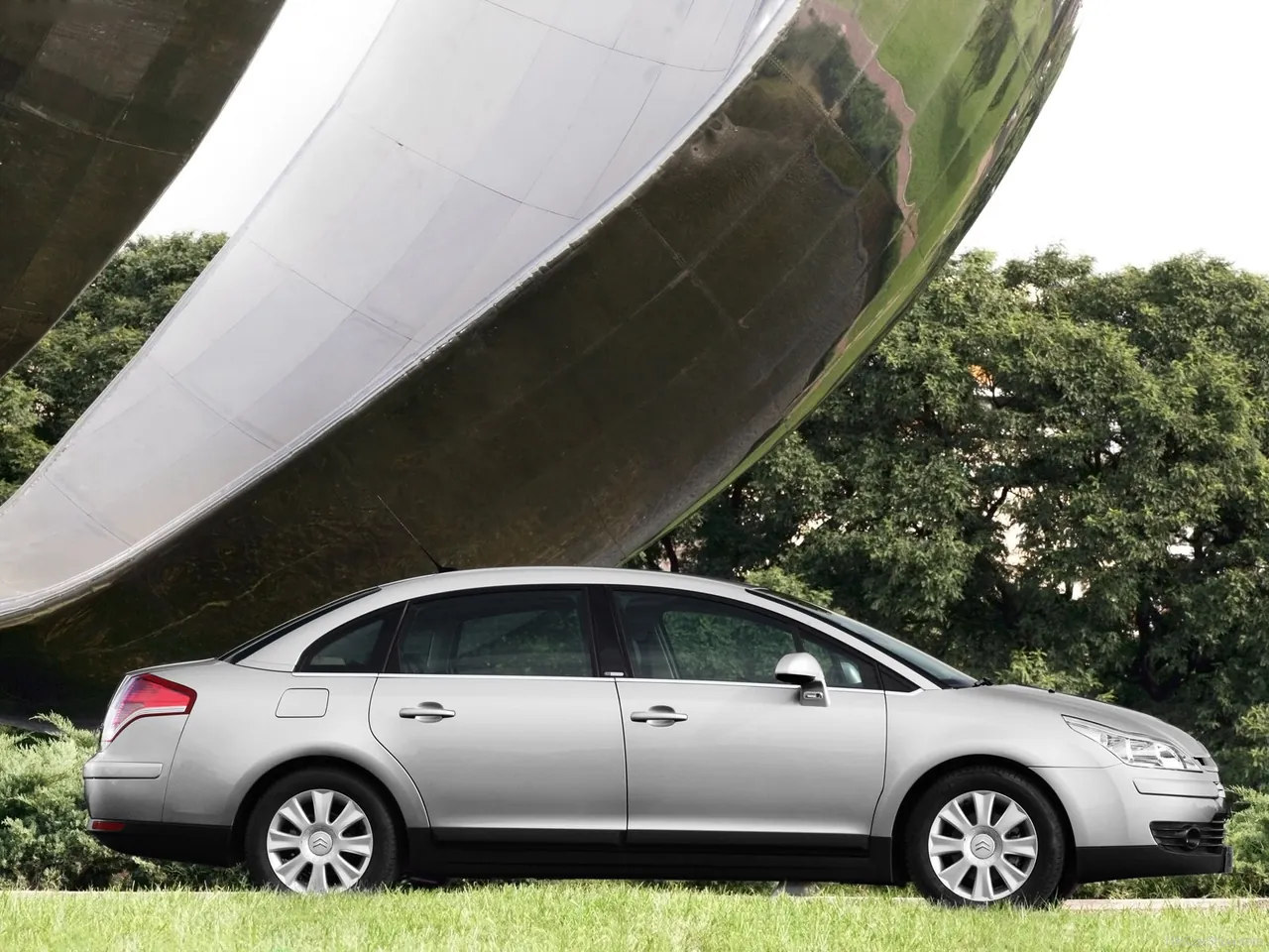 Citroen C4 Sedan (2008) – boční profil
