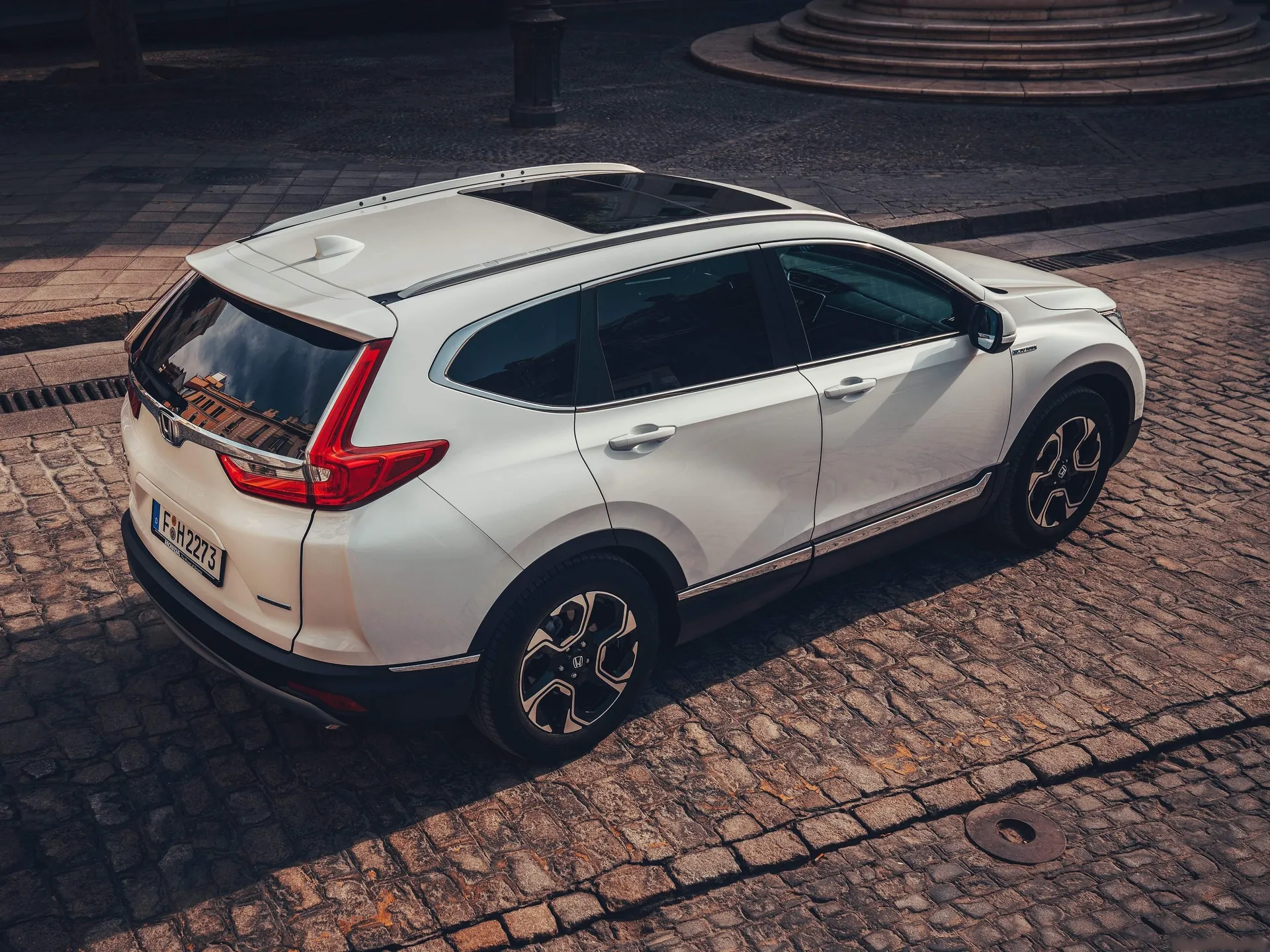Honda CR-V Hybrid [EU] (2019) – zadní tříčtvrteční pohled