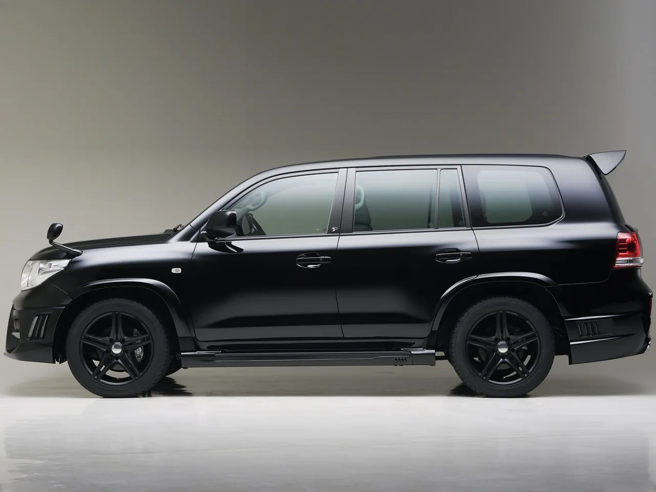 Wald Toyota Land Cruiser (2009) – boční profil