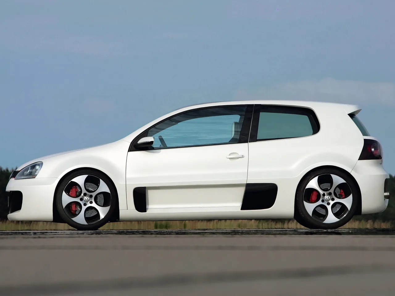 Volkswagen Golf GTI W12 650 Concept (2007) – boční profil