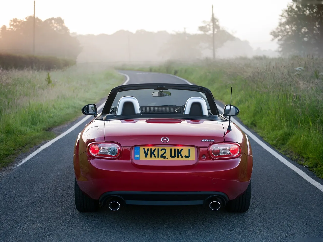 Mazda MX-5 Kuro (2012) – zezadu