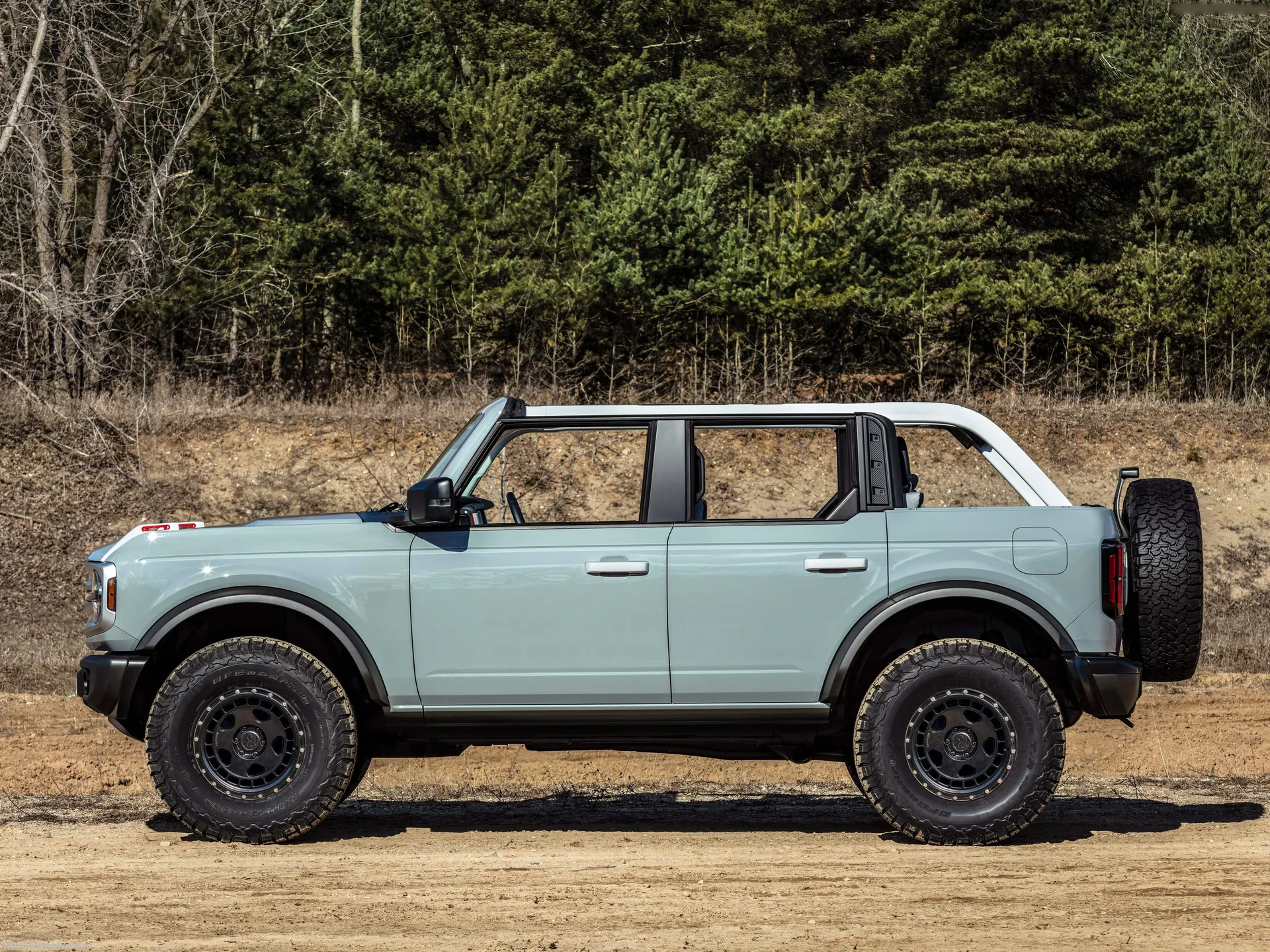 Ford Bronco 4-door (2021) - Side Profile
