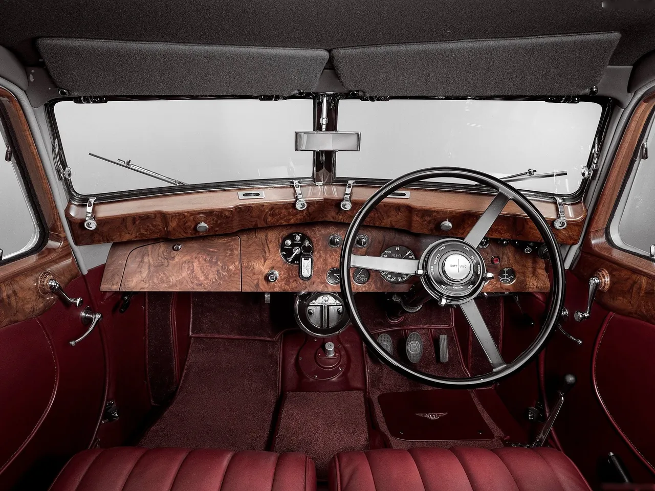 Bentley Corniche (1939) – interiér