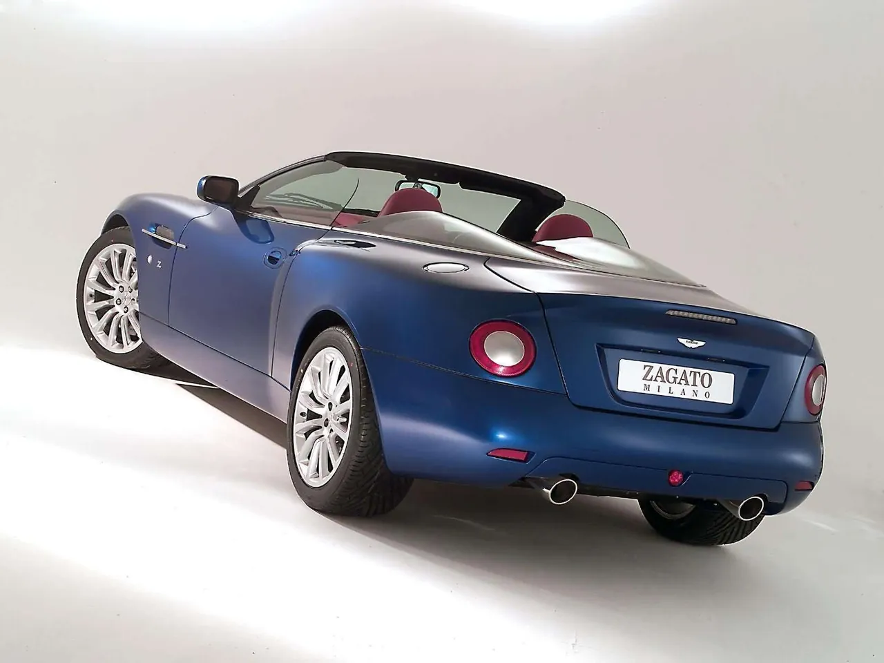 Aston Martin Zagato Vanquish Roadster Concept (2004) – zadní tříčtvrteční pohled