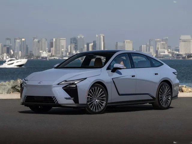 Lexus ES 350e (2026)