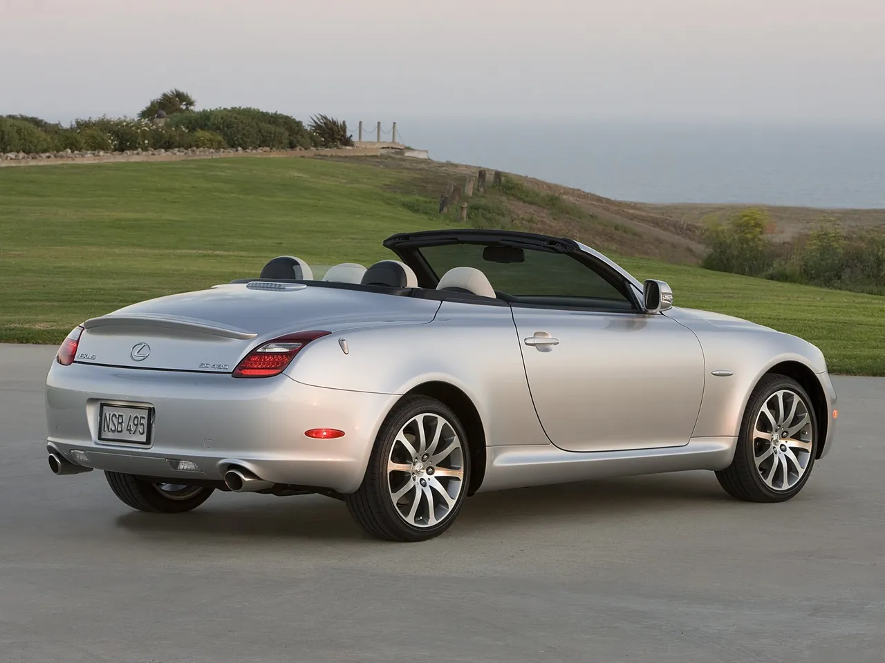 Lexus SC430 Pebble Beach Edition (2009) – zadní tříčtvrteční pohled