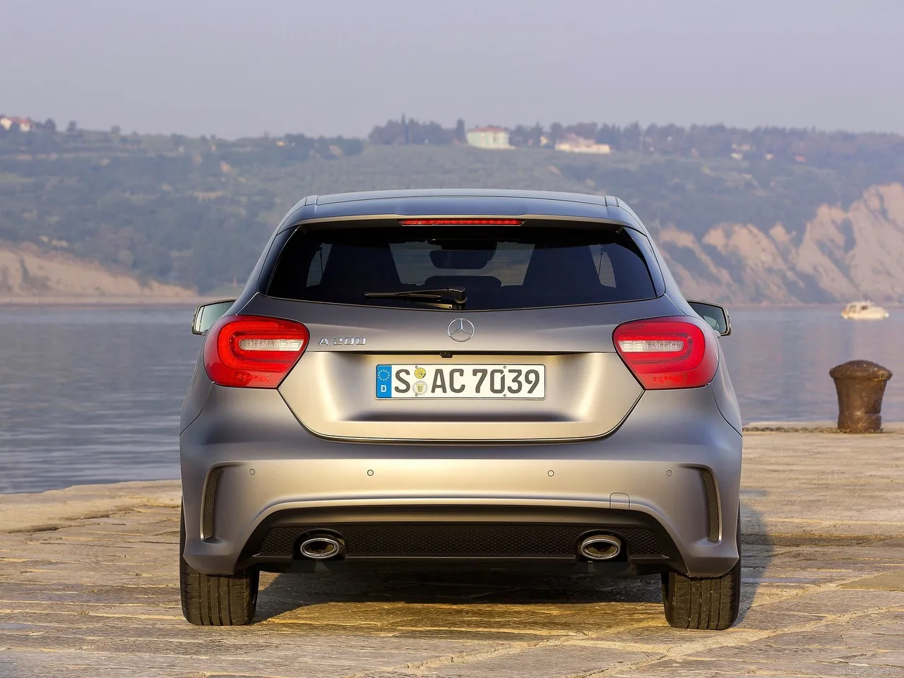 Mercedes-Benz A-Class (2013) – zezadu