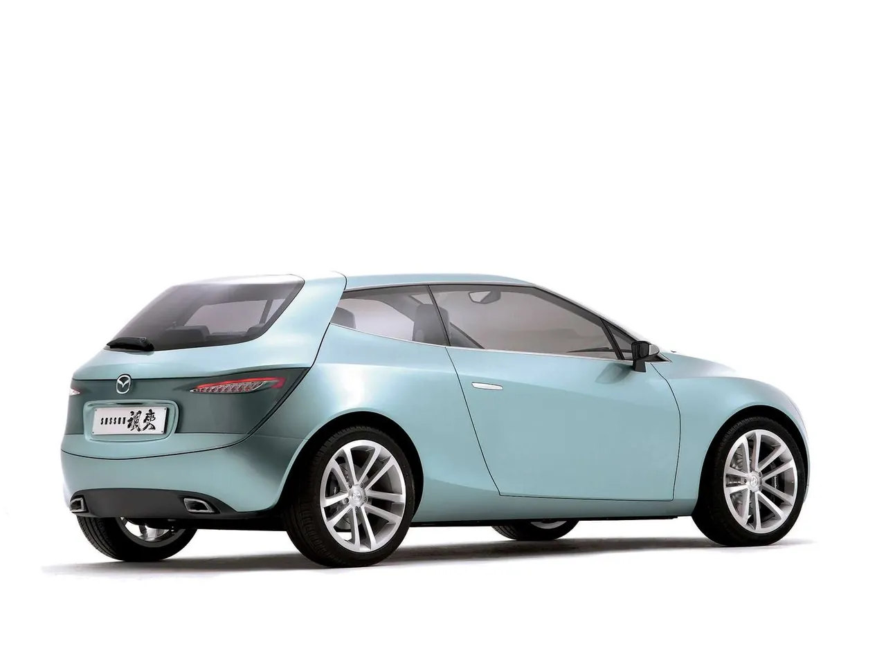 Mazda Sassou Concept (2005) – zadní tříčtvrteční pohled