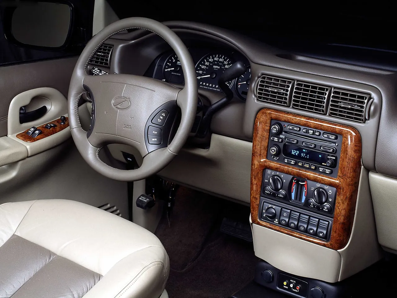 Oldsmobile Silhouette (2000) – interiér