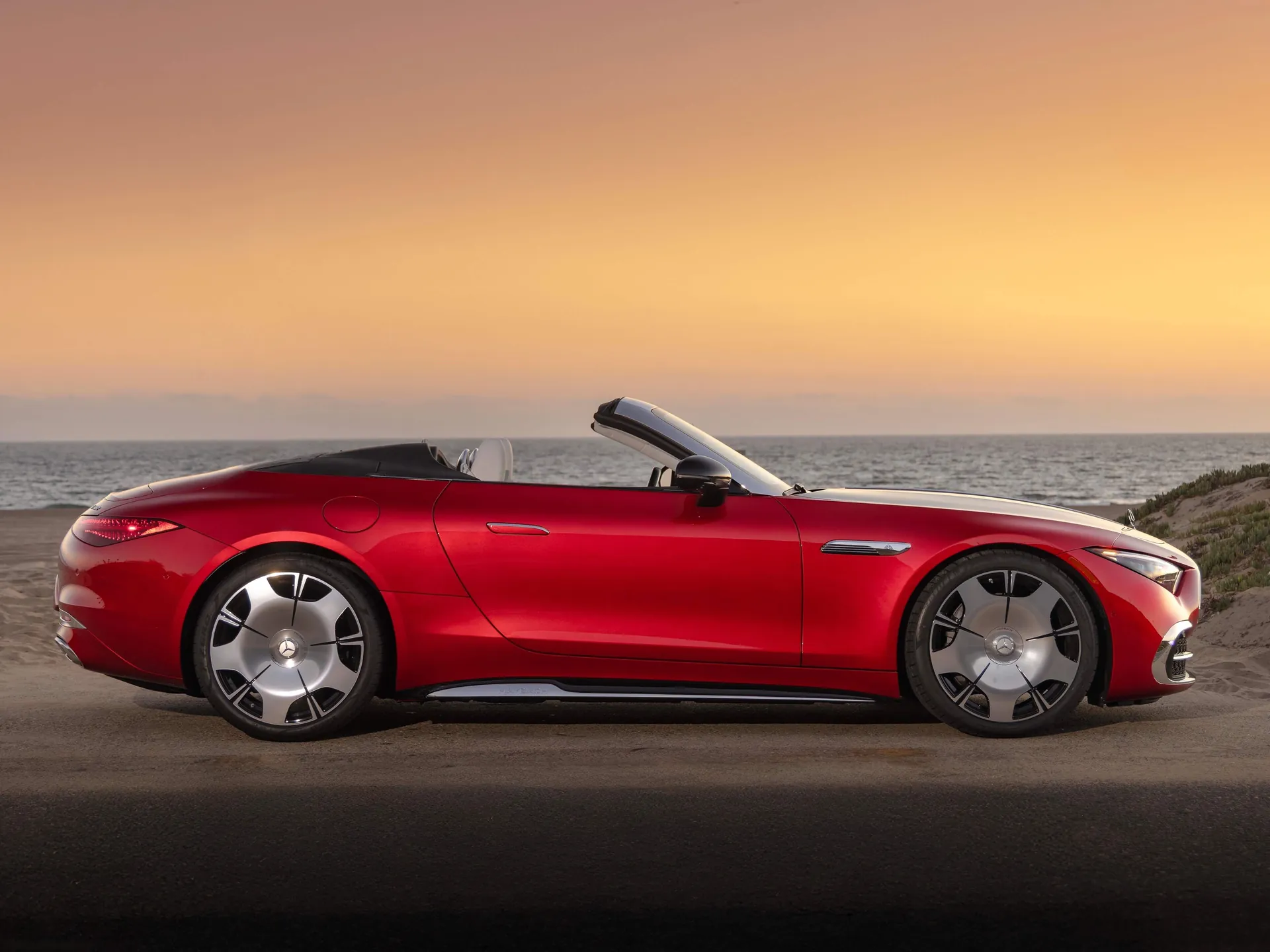 Mercedes-Benz SL Monogram Maybach (2025) – boční profil