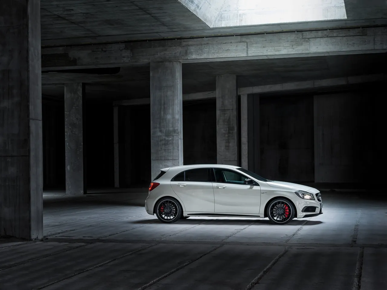Mercedes-Benz A45 AMG (2014) - Side Profile