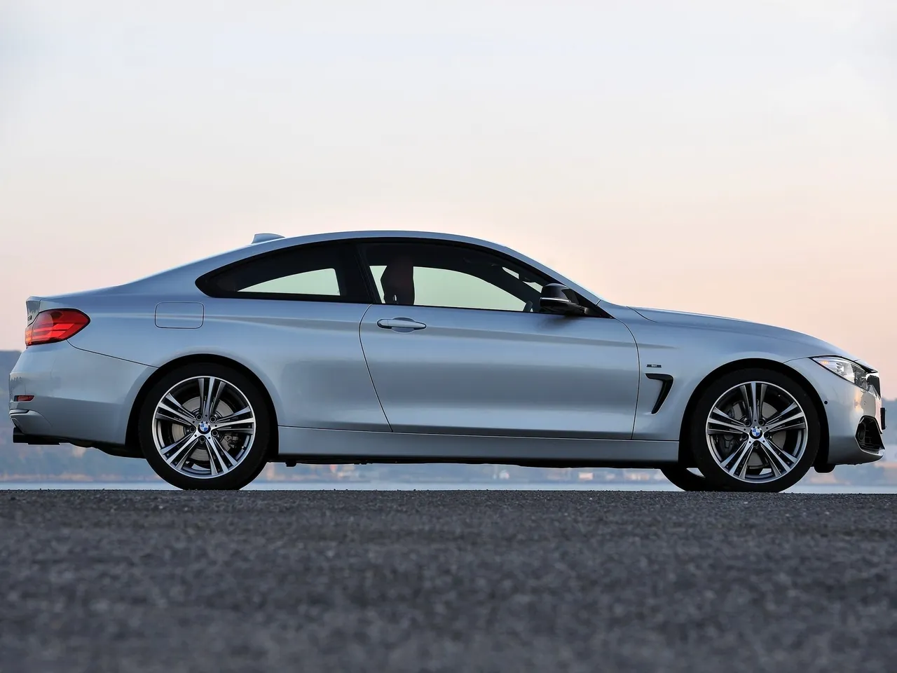 BMW 435i Coupe (2014) – boční profil