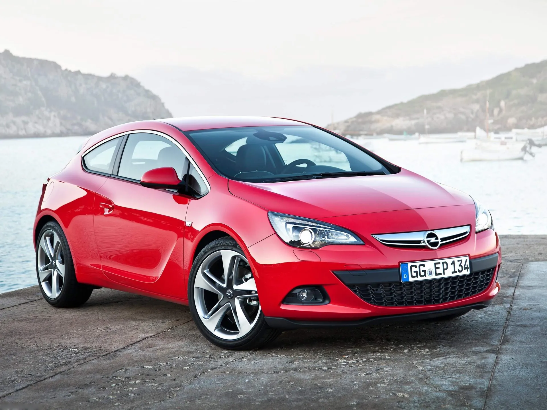 Opel Astra GTC (2012)