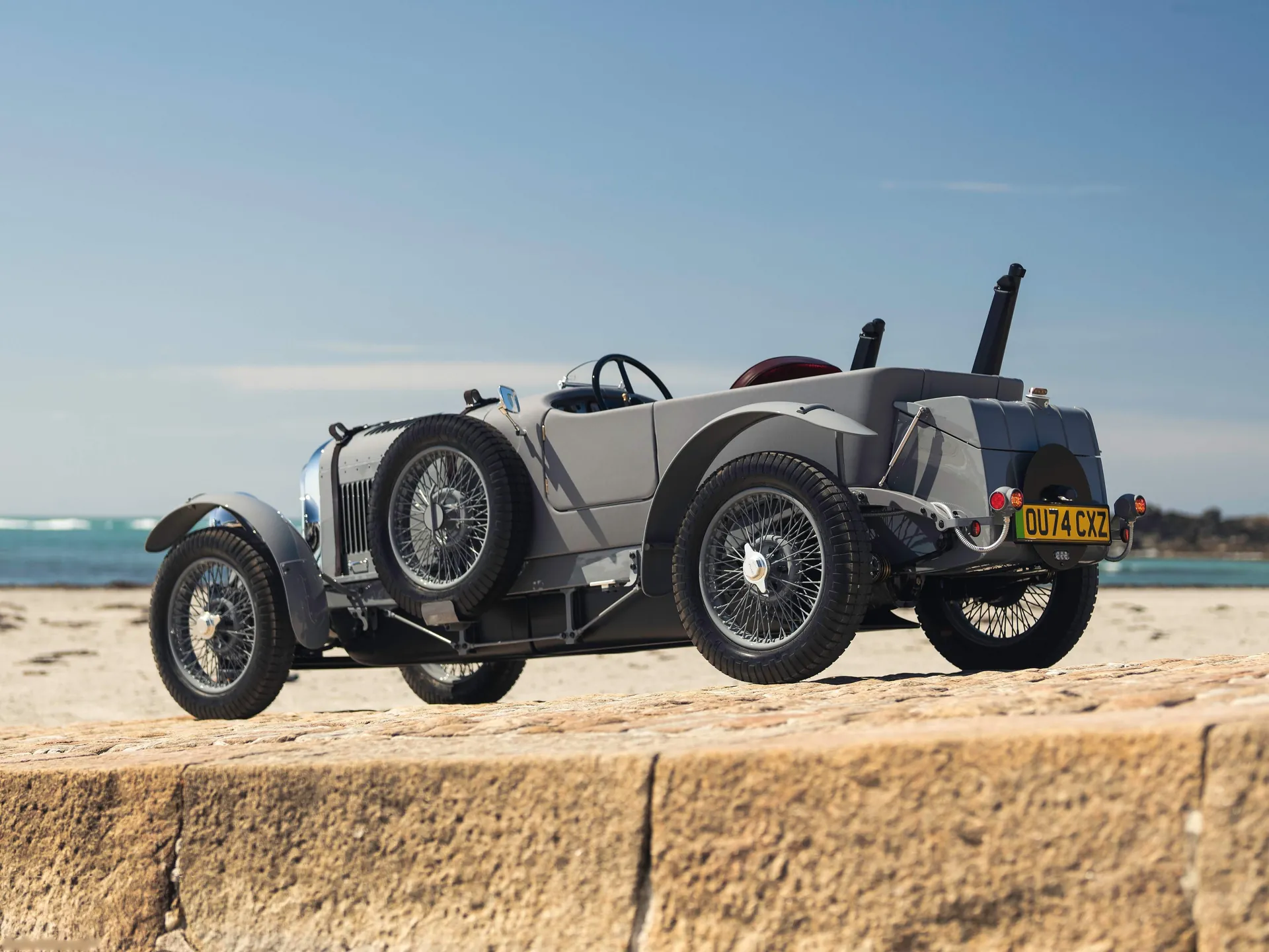 Bentley Blower Jnr (2024) – zadní tříčtvrteční pohled