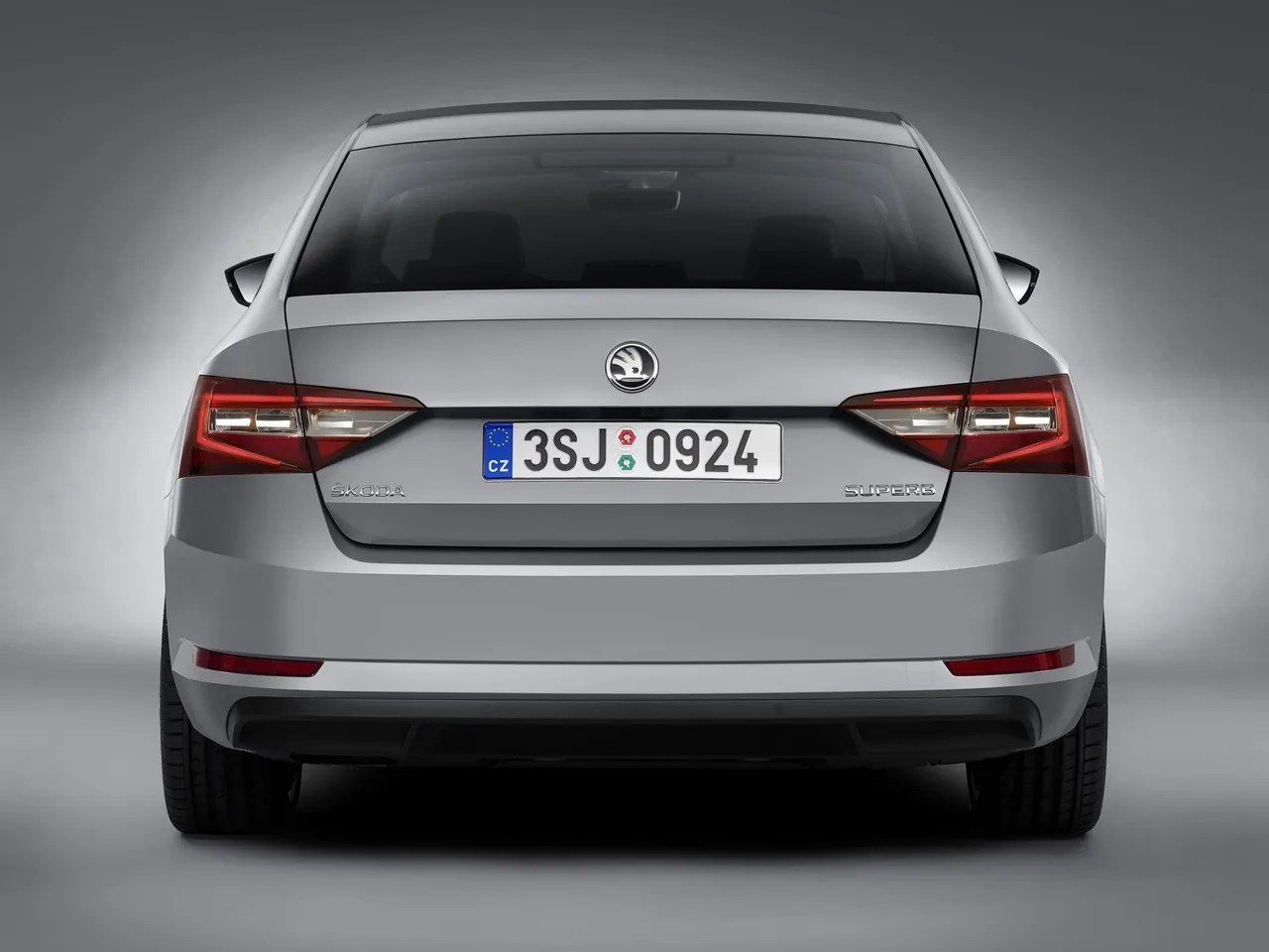 Skoda Superb (2016) – zezadu