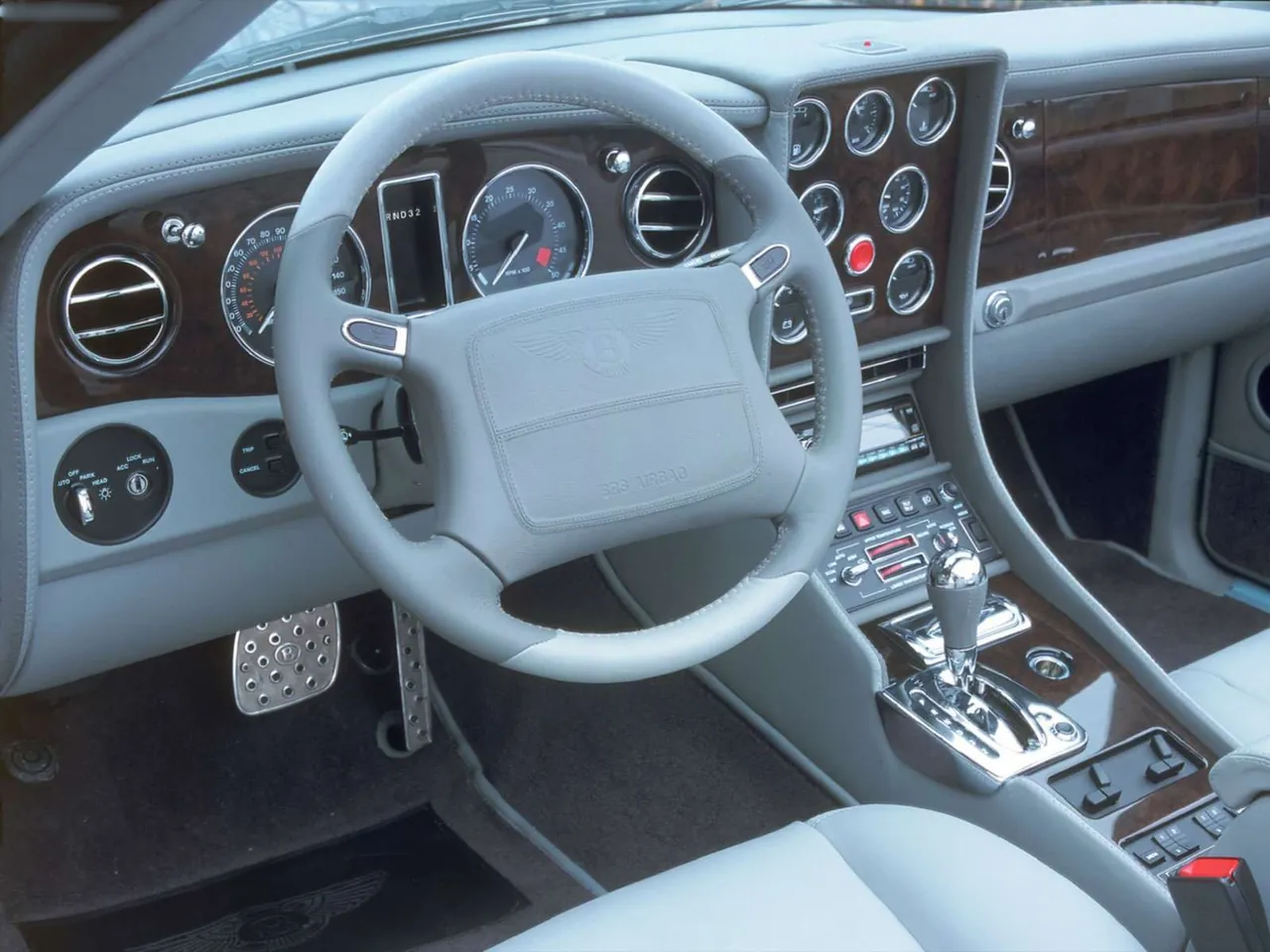 Bentley Azure Final Series (2003) – interiér
