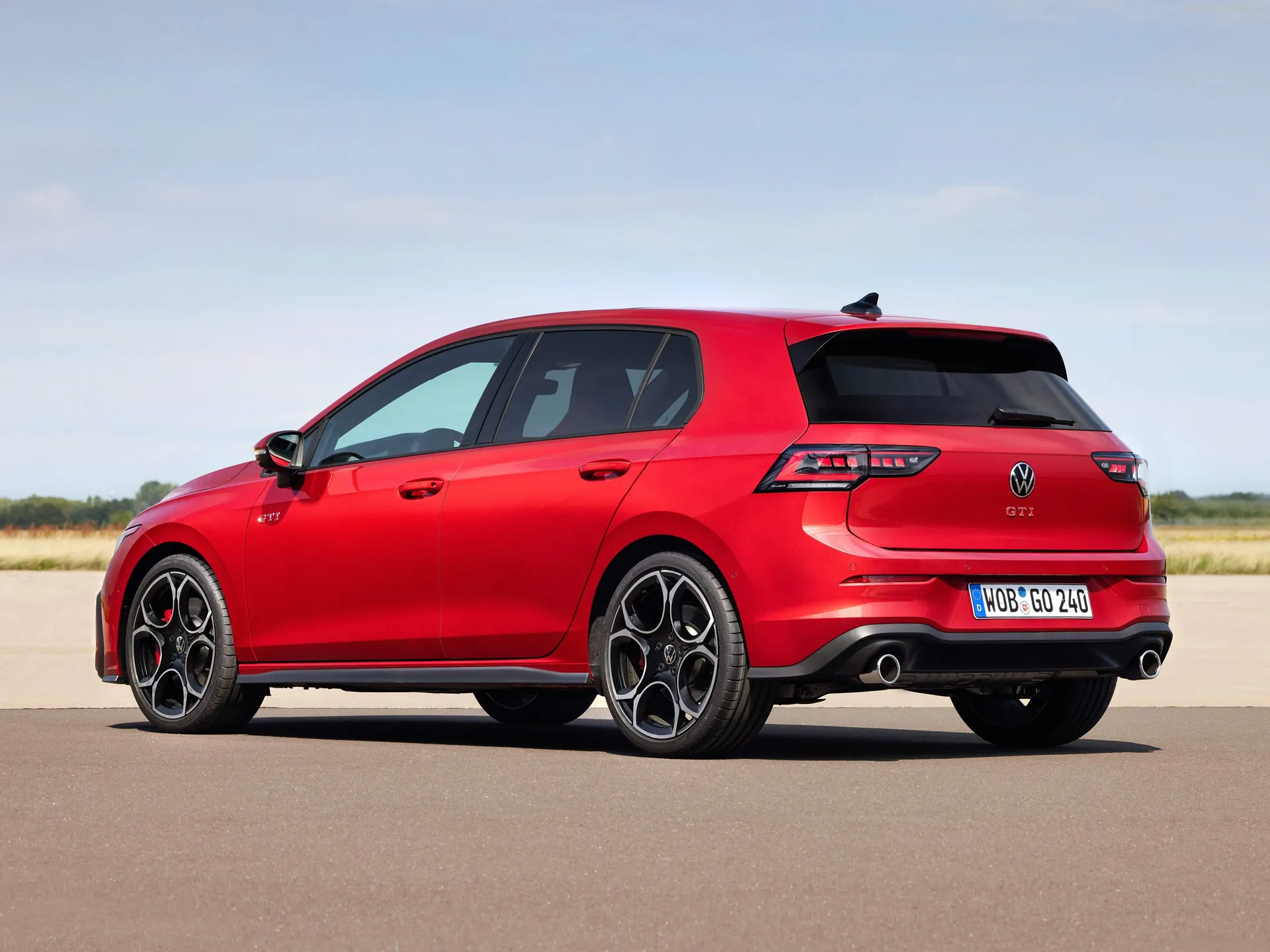 Volkswagen Golf GTI (2024) – zadní tříčtvrteční pohled