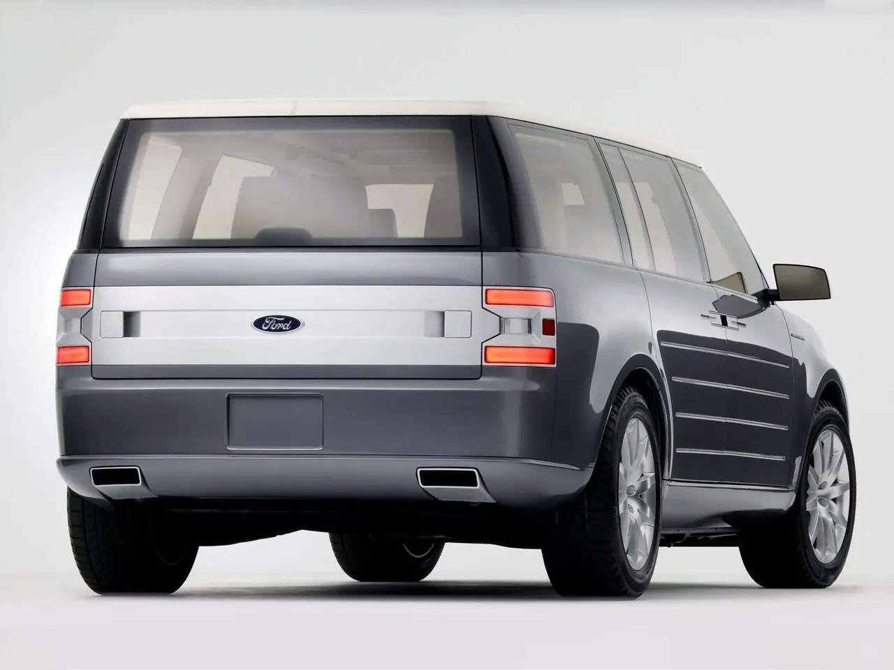Ford Fairlane Concept (2005) – zadní tříčtvrteční pohled