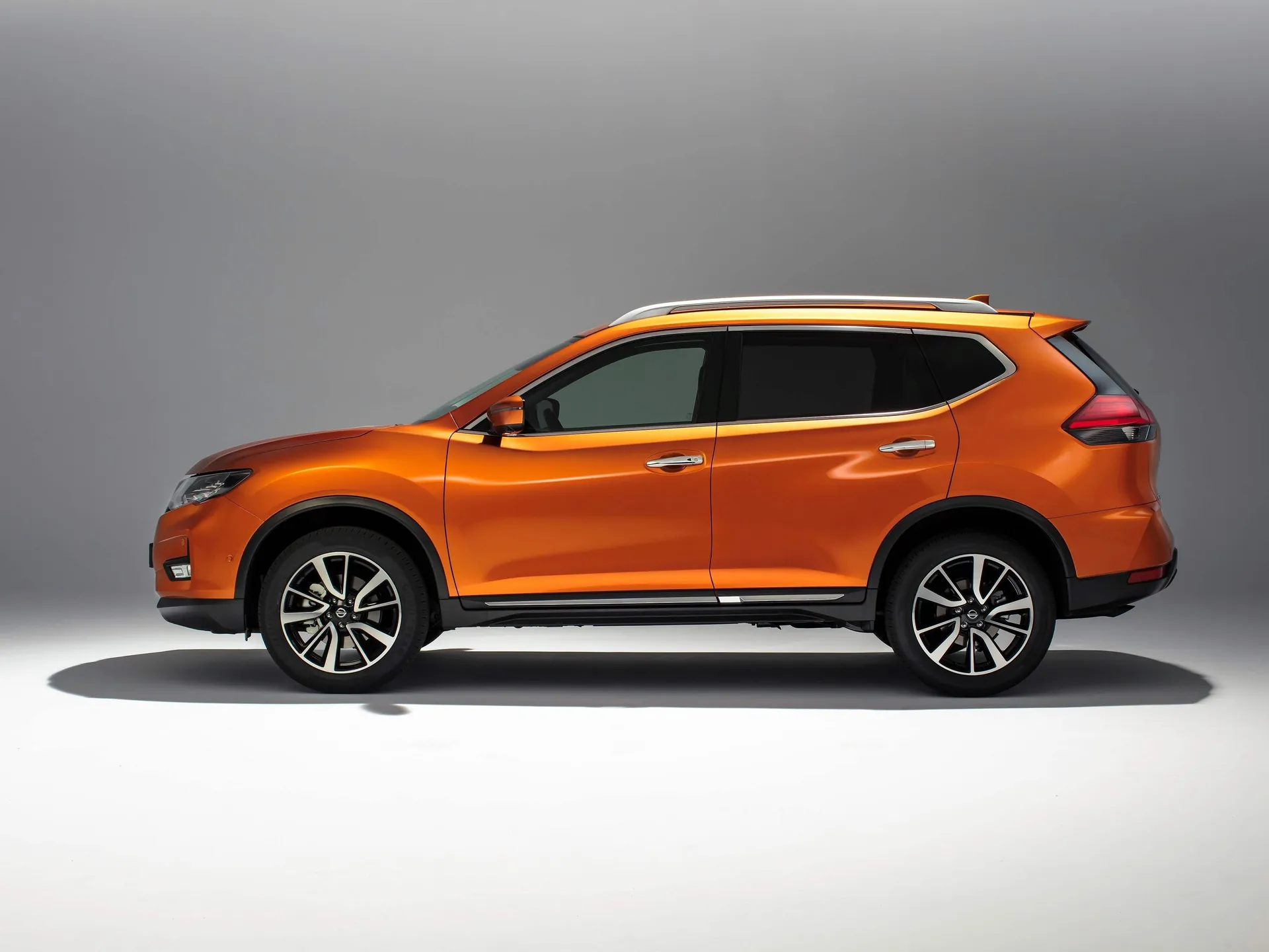 Nissan X-Trail (2018) – boční profil