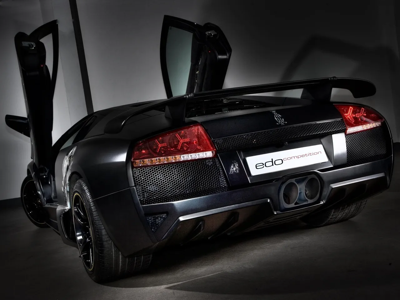 Edo Lamborghini Murcielago LP710 Audigier (2009) – zadní tříčtvrteční pohled
