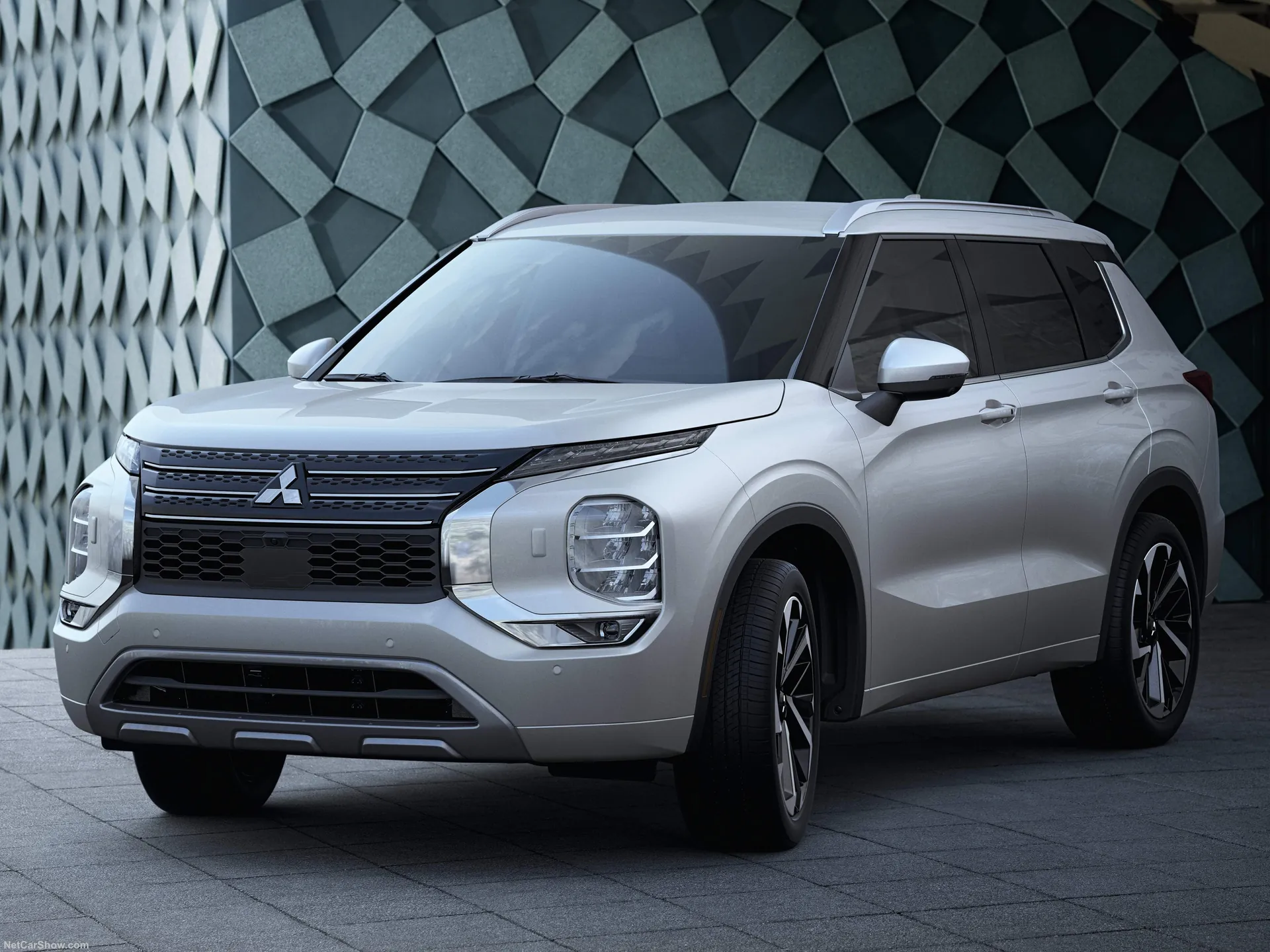 Mitsubishi Outlander (2022)