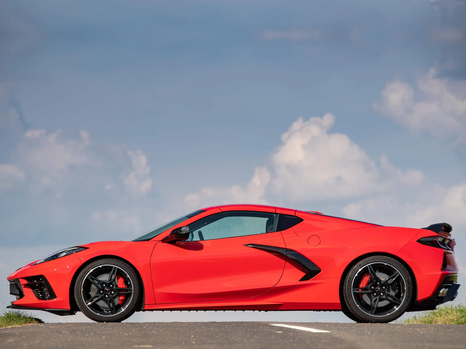 Chevrolet Corvette Stingray [EU] (2021) – boční profil
