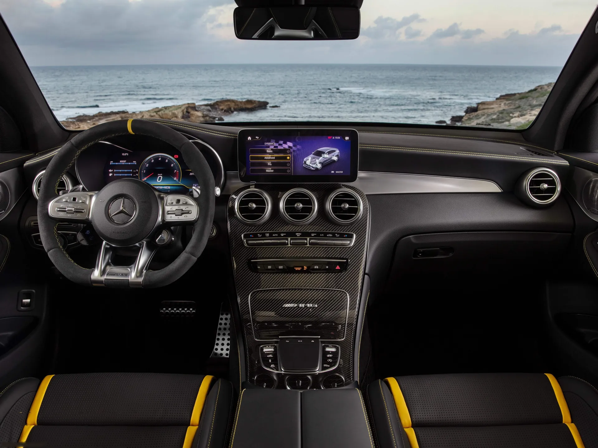 Mercedes-Benz GLC63 S AMG Coupe (2020) - Interior