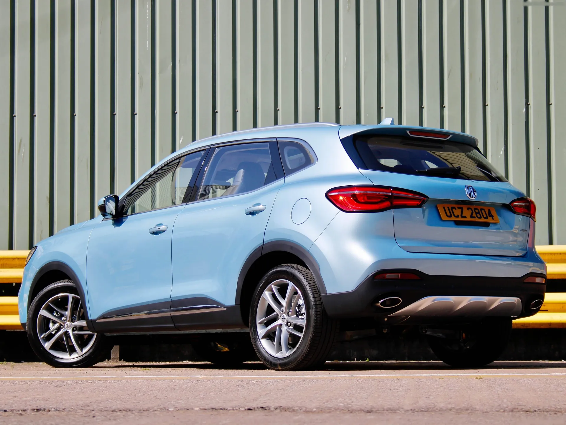 MG HS Plug-in (2021) – zadní tříčtvrteční pohled