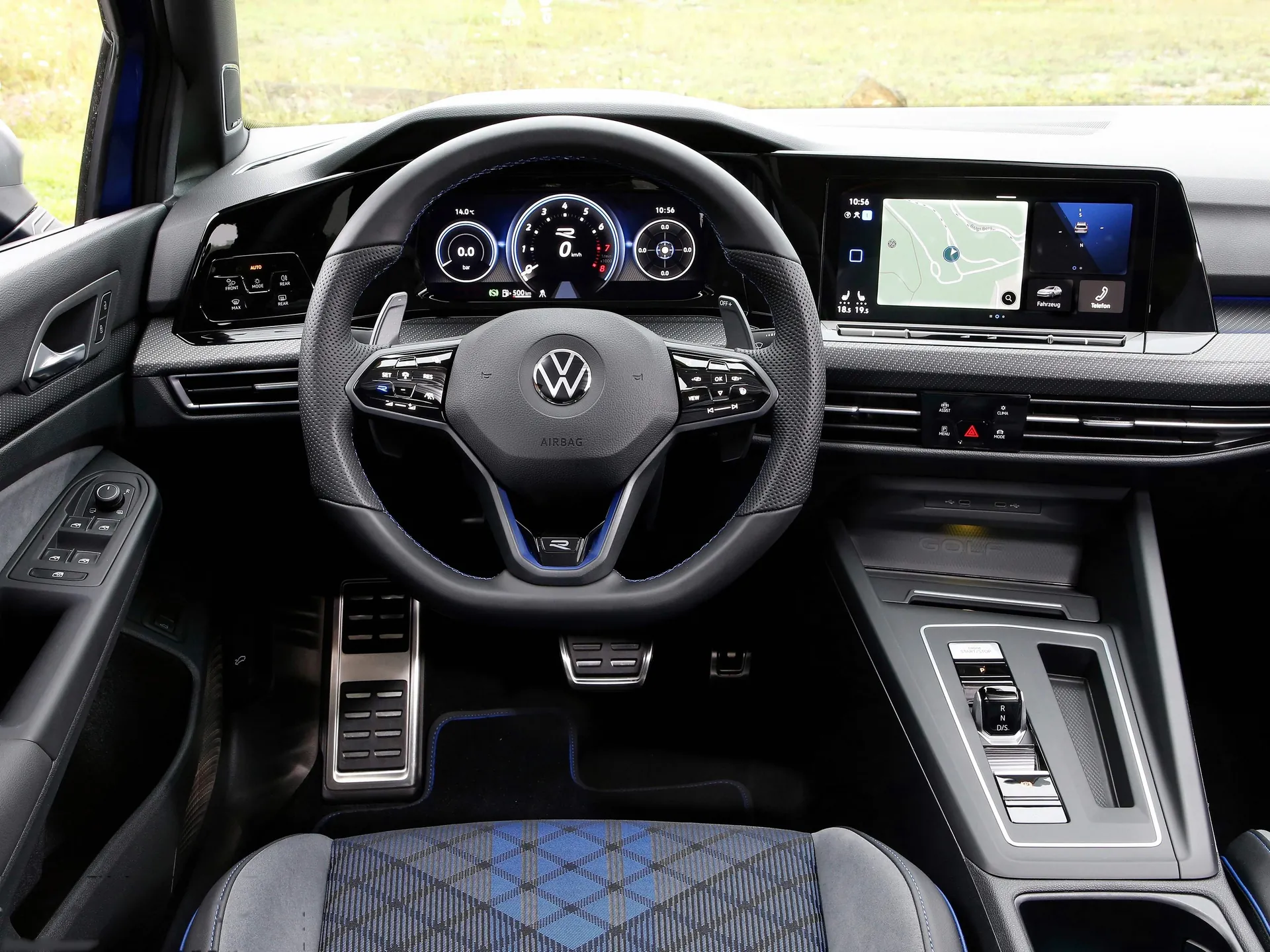 Volkswagen Golf R Estate (2022) – interiér