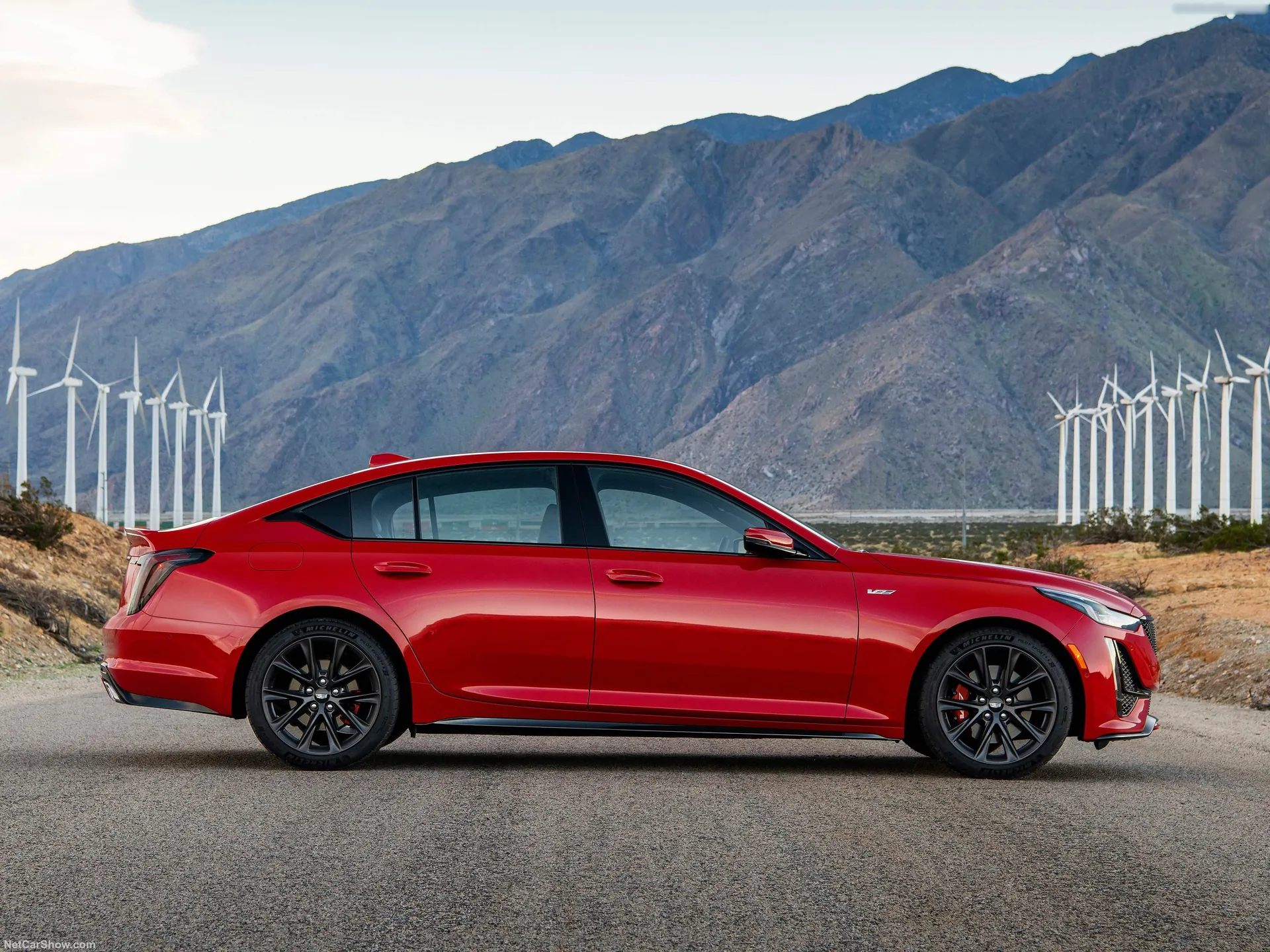 Cadillac CT5-V (2020) – boční profil