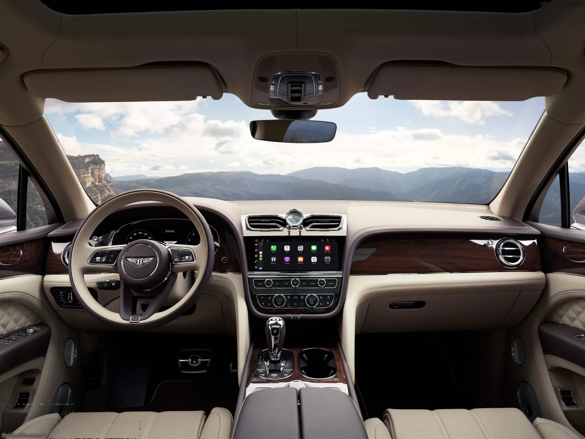 Bentley Bentayga (2021) – interiér