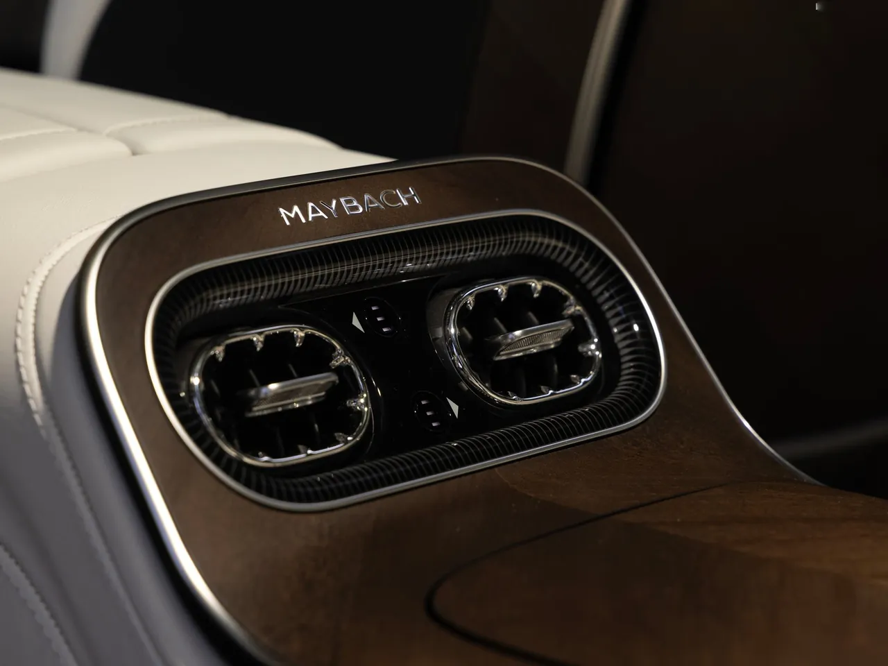 Mercedes-Benz S680 Maybach [US] (2027)