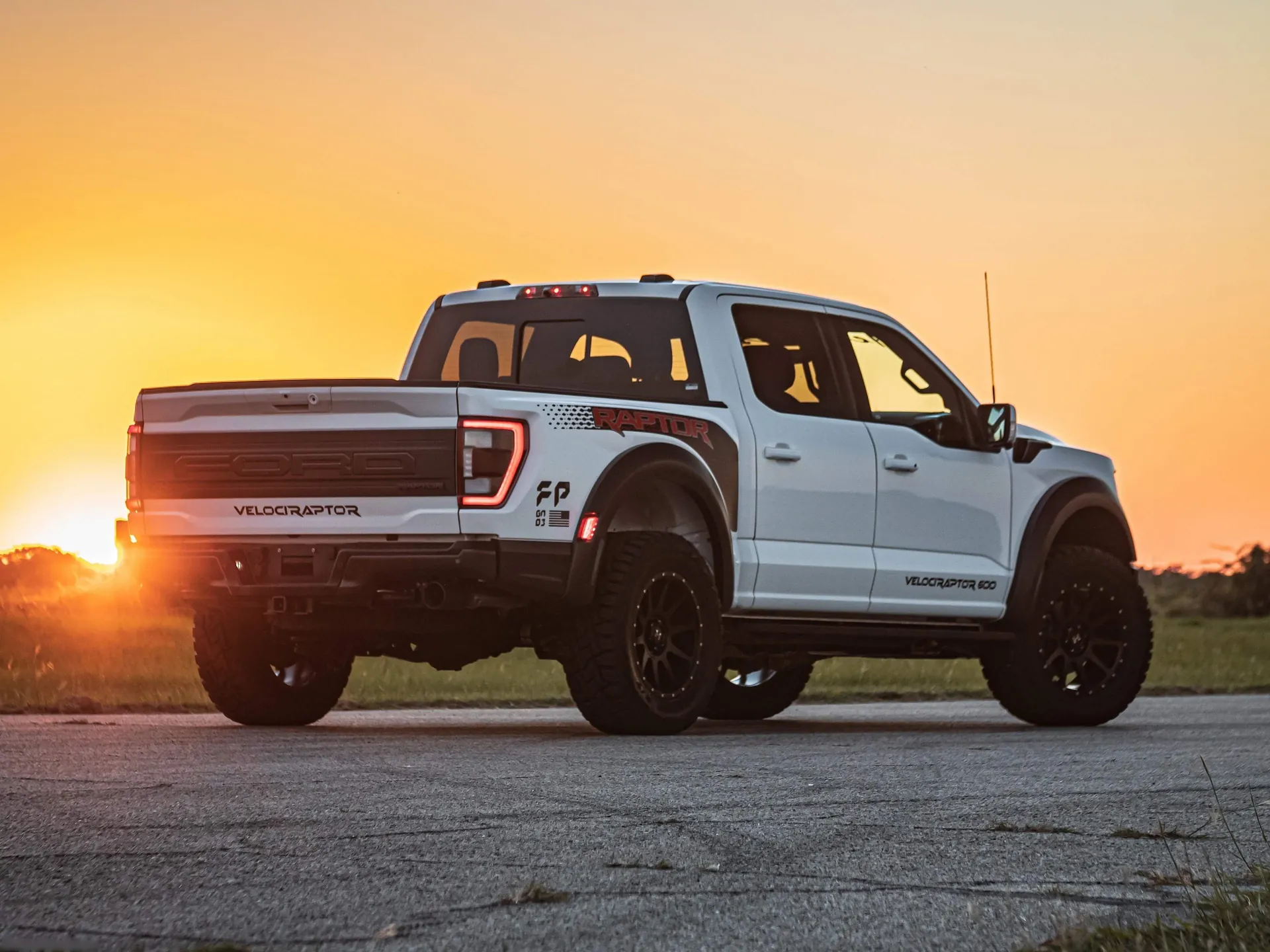 Hennessey VelociRaptor 600 (2021) – zadní tříčtvrteční pohled