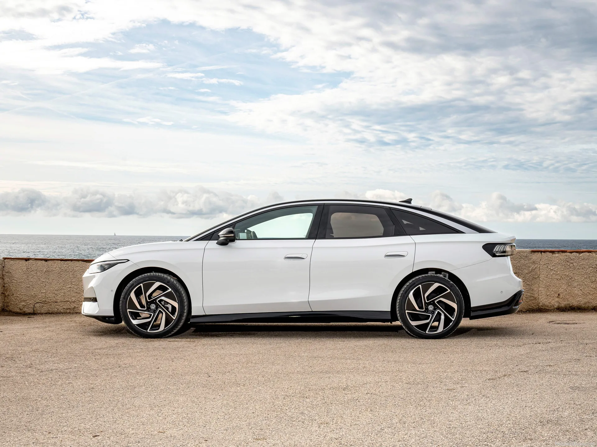 Volkswagen ID.7 (2024) – boční profil