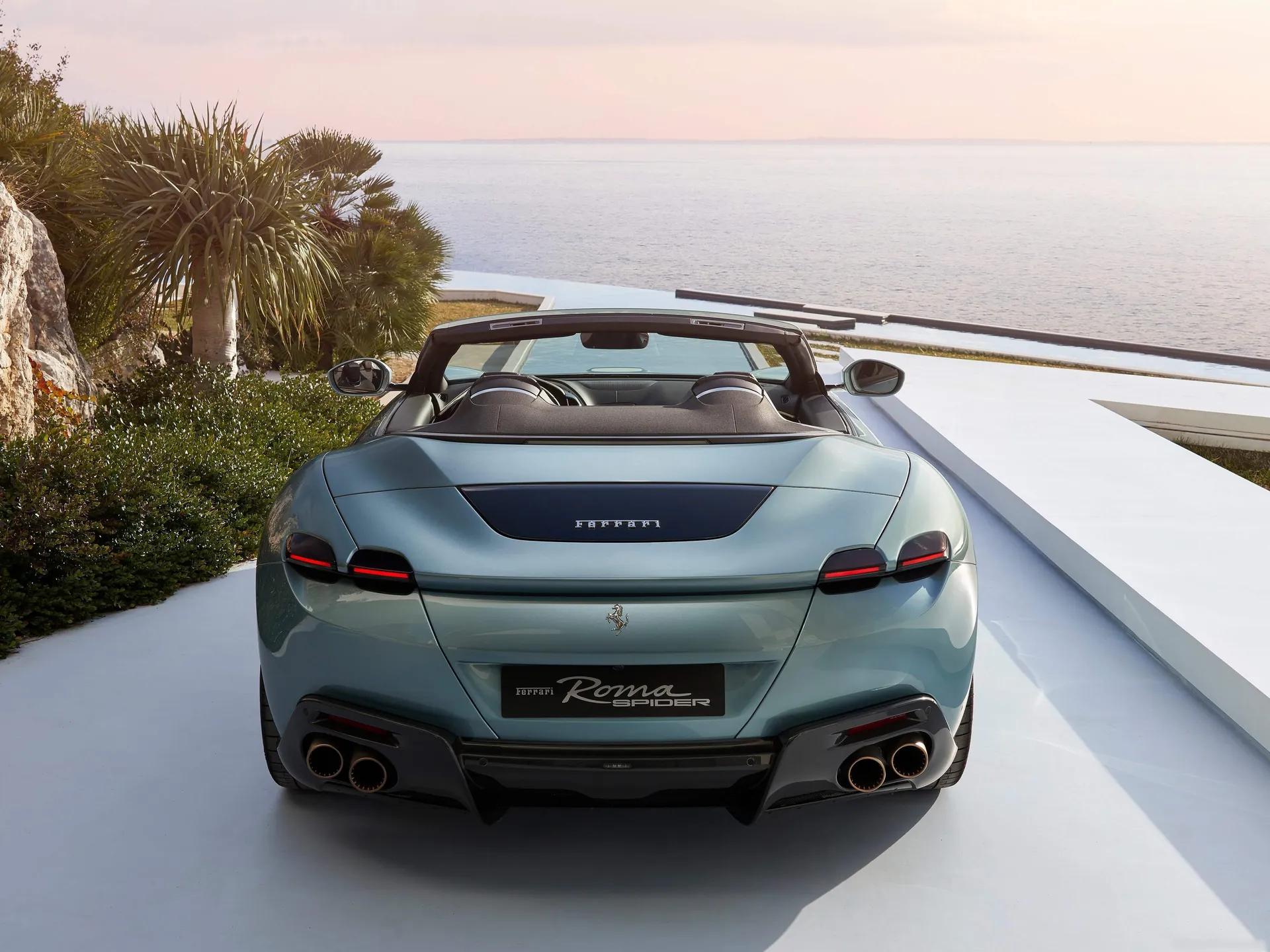 Ferrari Roma Spider (2024) – zezadu