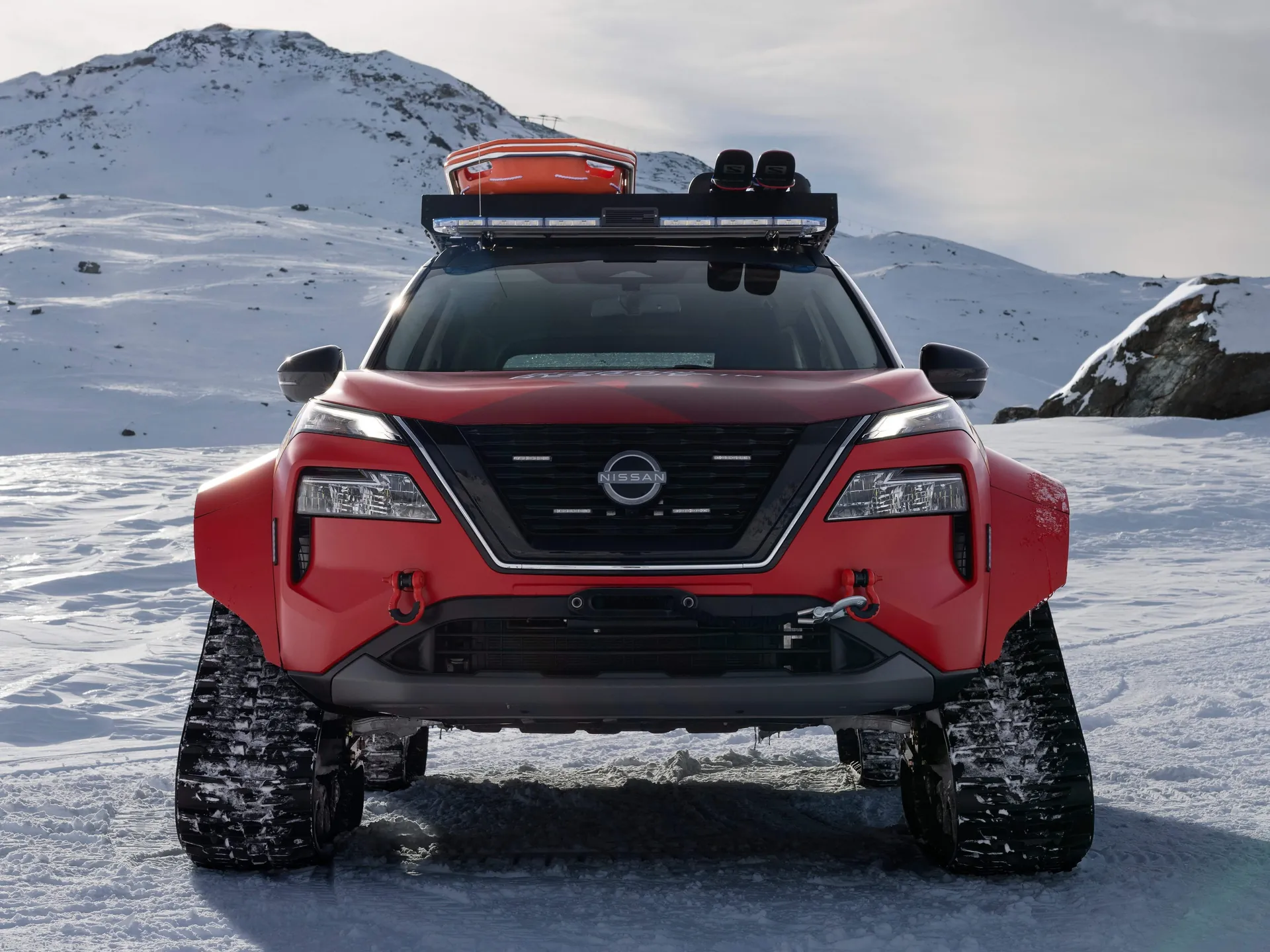 Nissan X-Trail Mountain Rescue Concept (2024) – zepředu