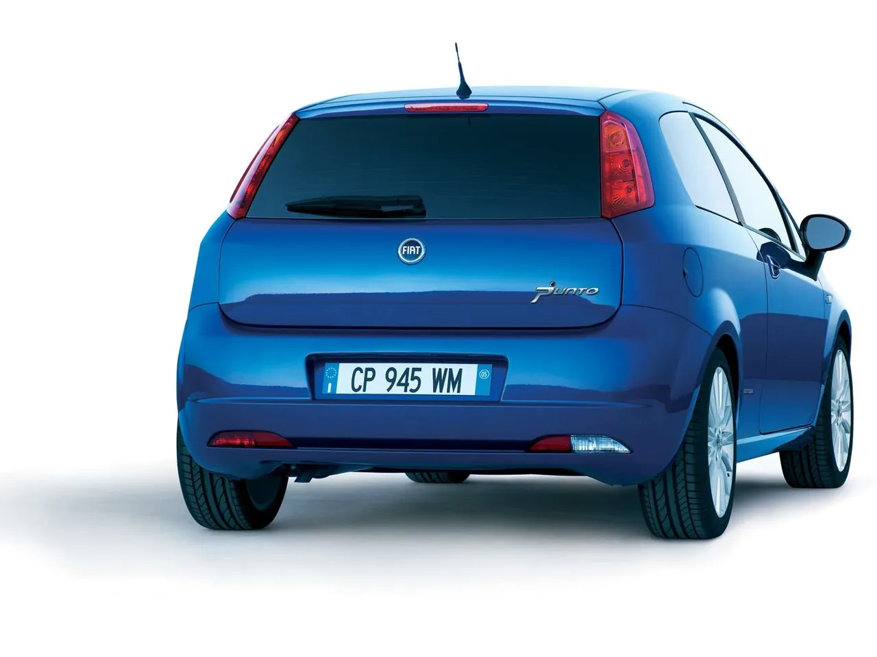 Fiat Grande Punto (2005) – zadní tříčtvrteční pohled