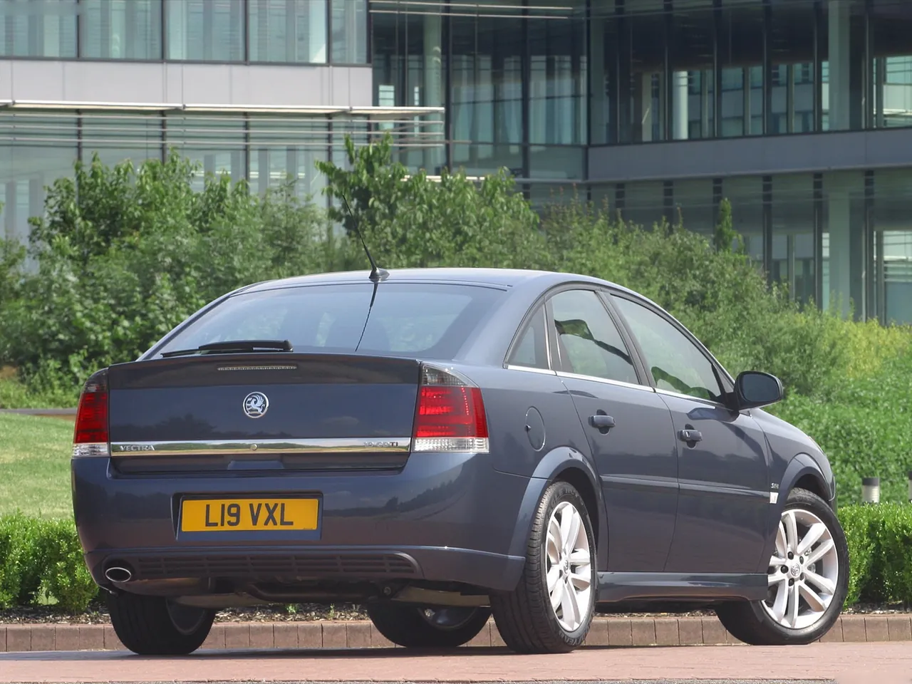Vauxhall Vectra (2006) – zadní tříčtvrteční pohled