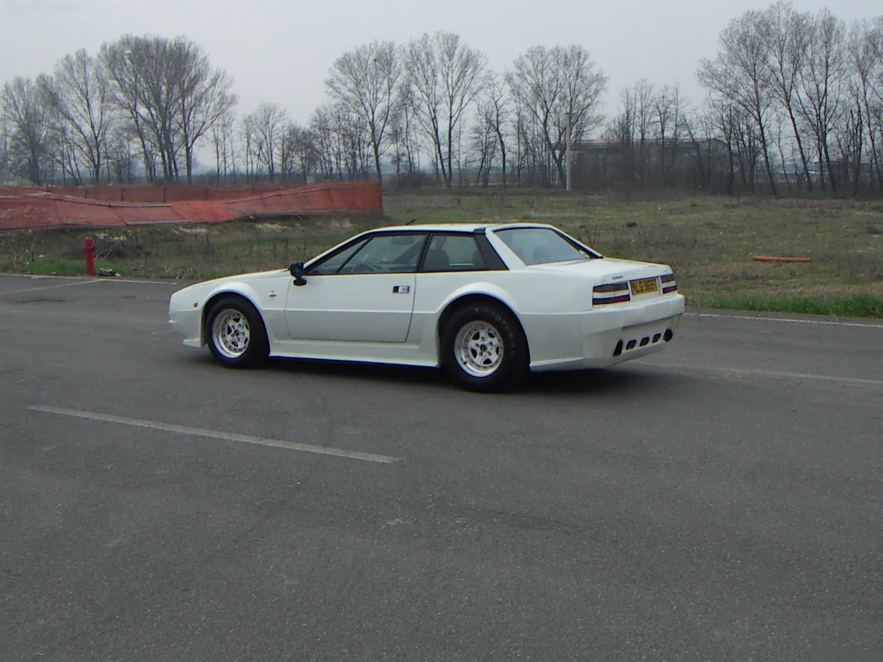 Covini T40 (1985) – zadní tříčtvrteční pohled