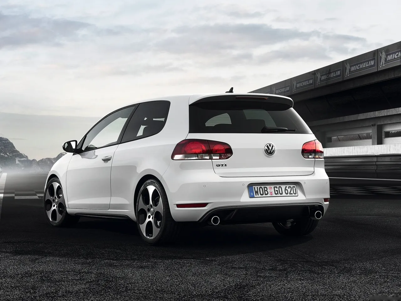 Volkswagen Golf GTI Concept (2008) - Rear Three-Quarter